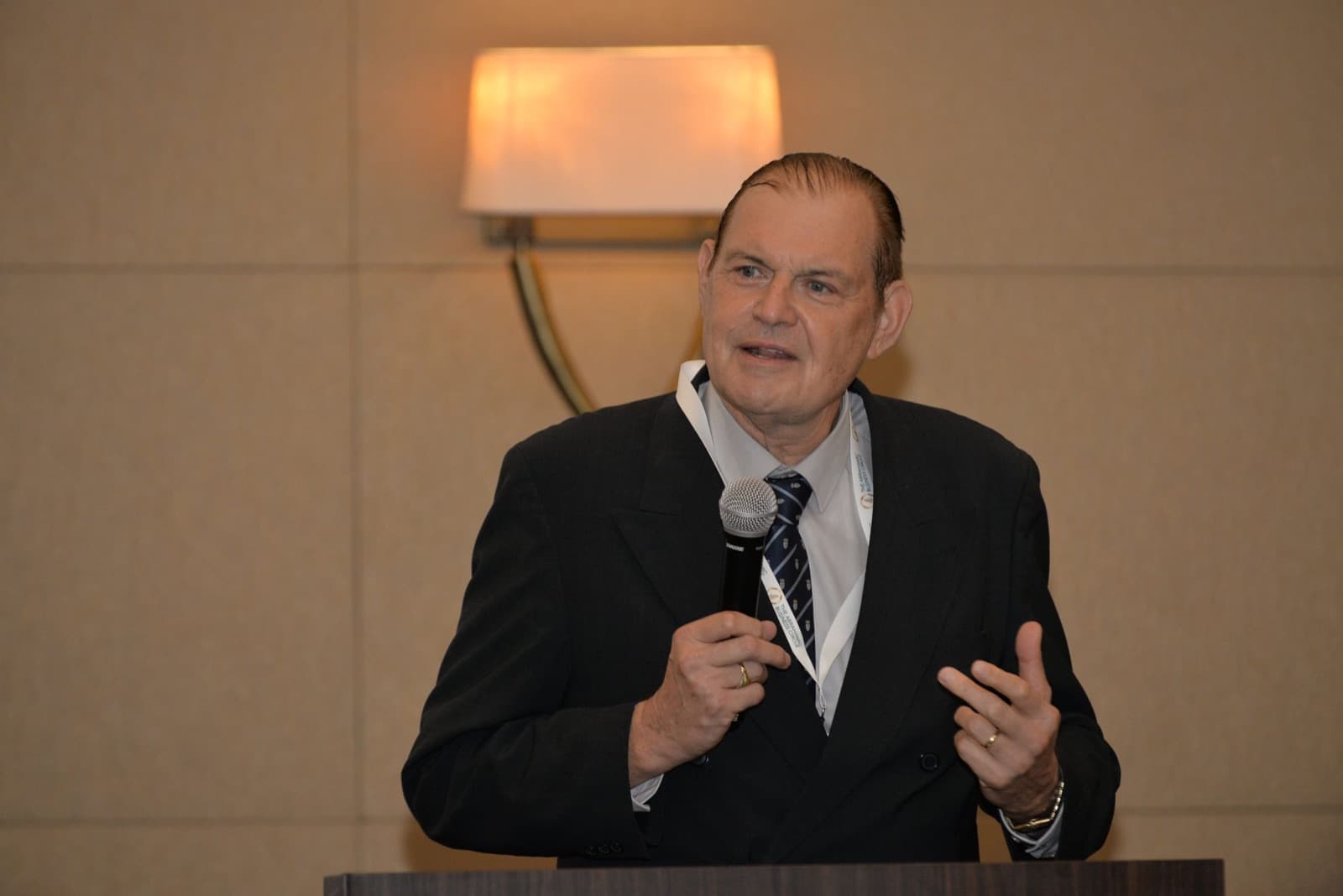 INVESTORS ROUNDTABLE DUBAI · photograph 5