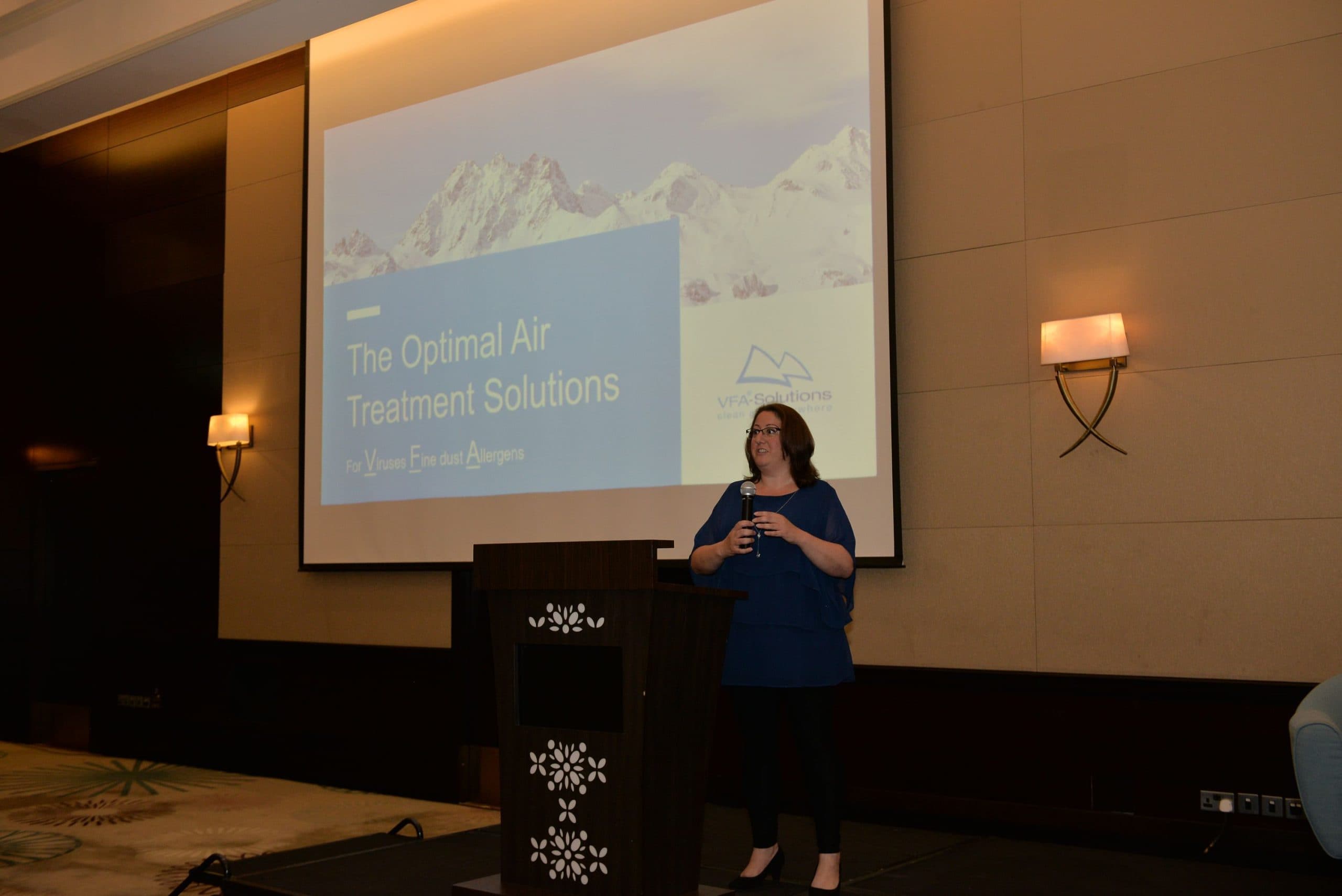 INVESTORS ROUNDTABLE DUBAI · photograph 15