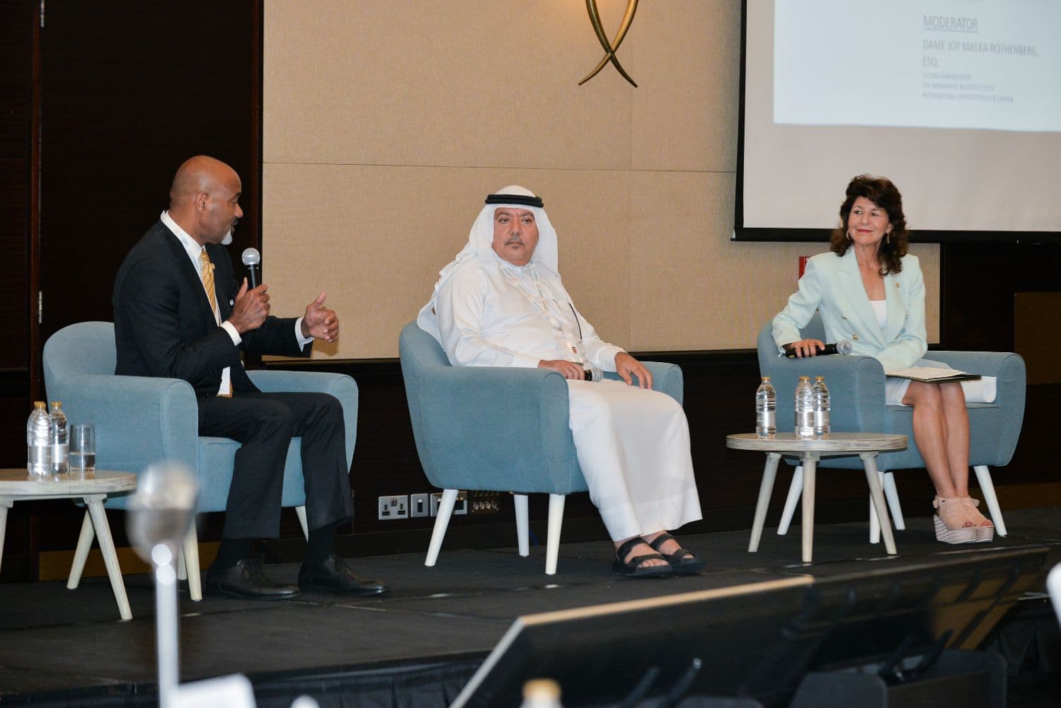 INVESTORS ROUNDTABLE DUBAI · photograph 22