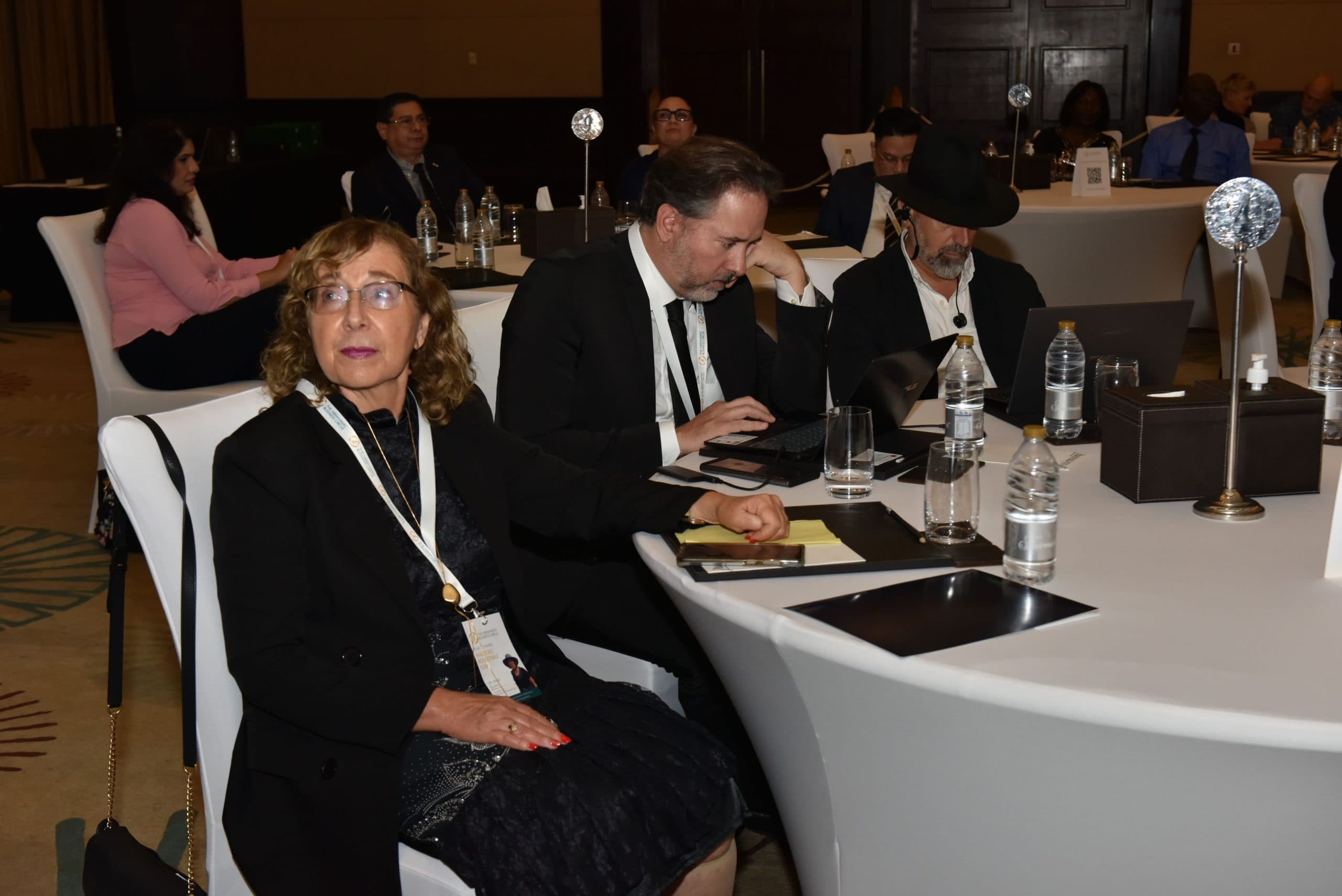 INVESTORS ROUNDTABLE DUBAI · photograph 24