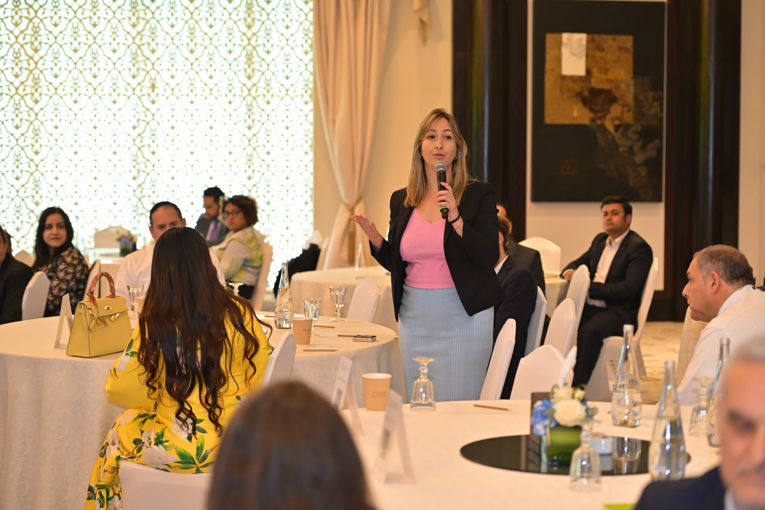 INVESTORS ROUNDTABLE in DUBAI · photograph 13