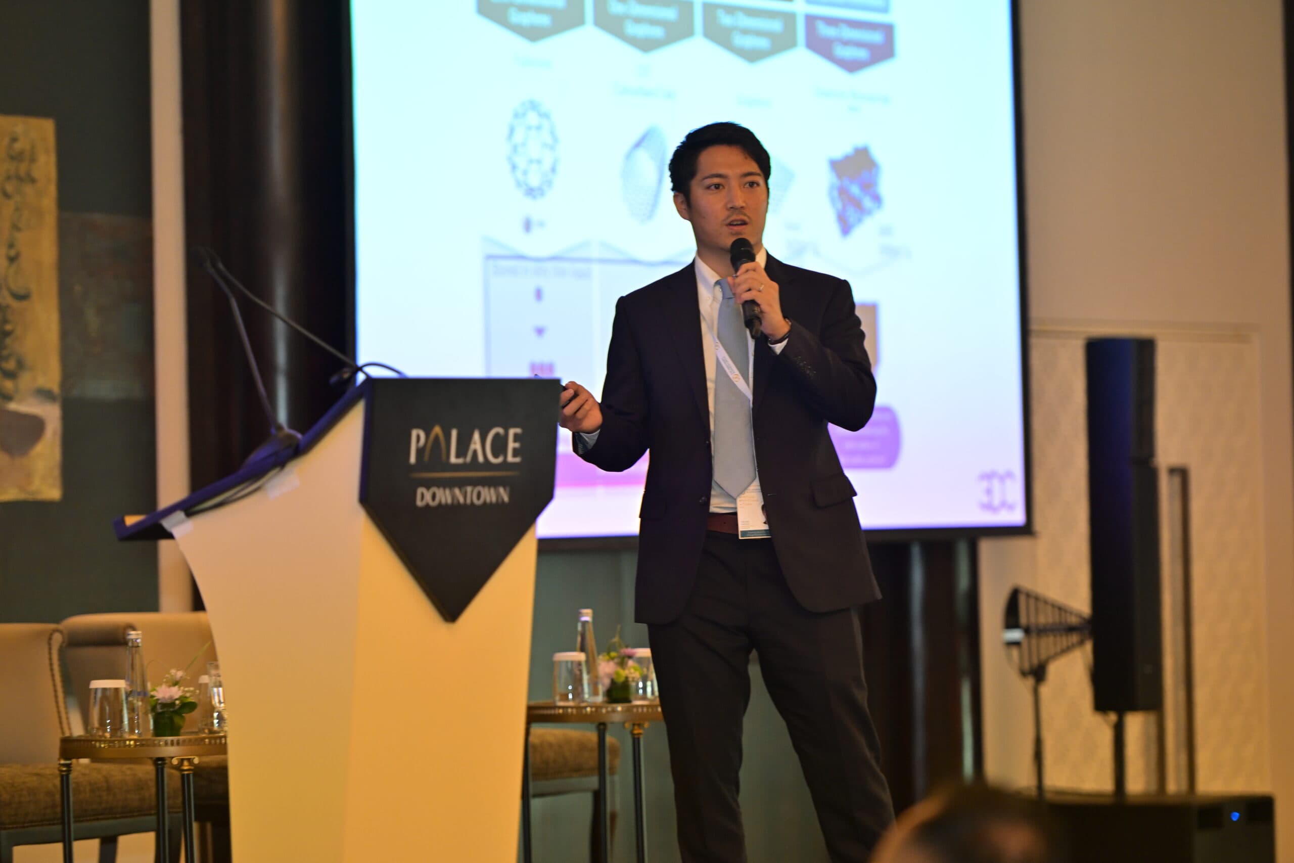 INVESTORS ROUNDTABLE in DUBAI · photograph 17