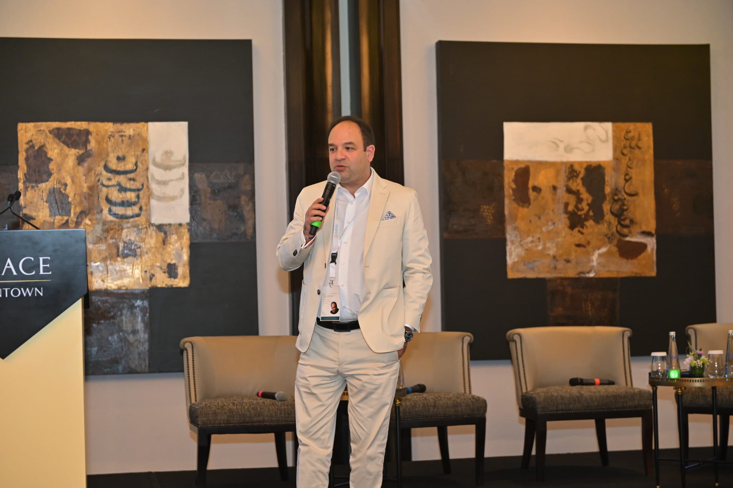 INVESTORS ROUNDTABLE in DUBAI · photograph 22