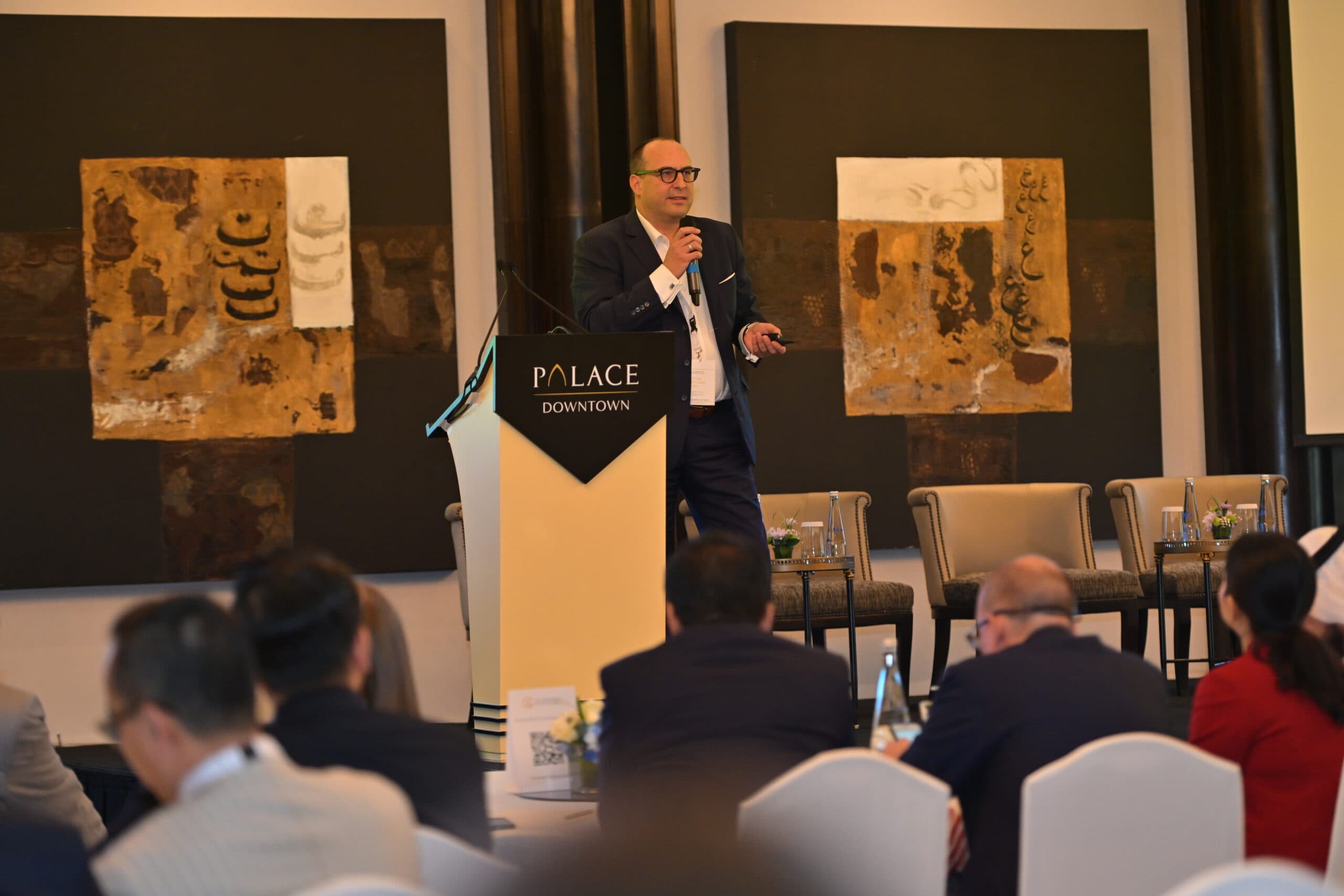 INVESTORS ROUNDTABLE in DUBAI · photograph 11