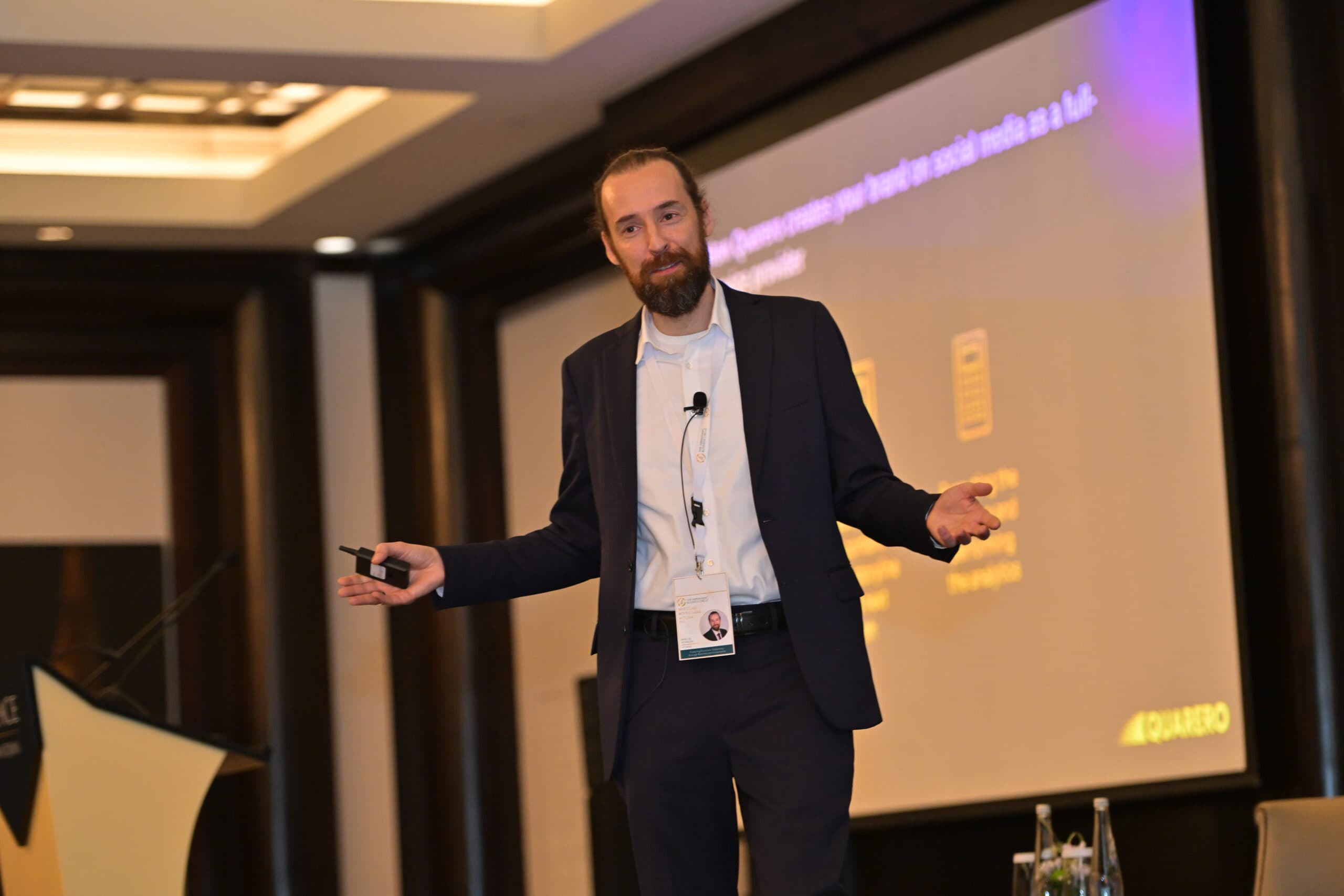 INVESTORS ROUNDTABLE in DUBAI · photograph 12
